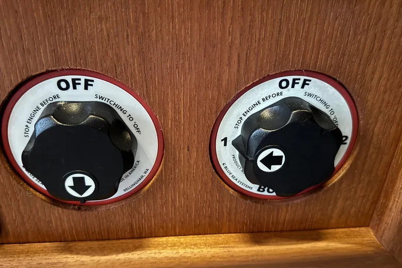 Encore II Yacht Photos Pics Main house power switches