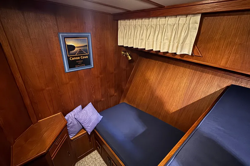 Encore II Yacht Photos Pics Second stateroom