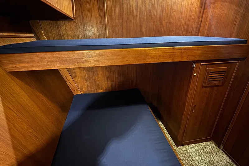 Encore II Yacht Photos Pics Second stateroom