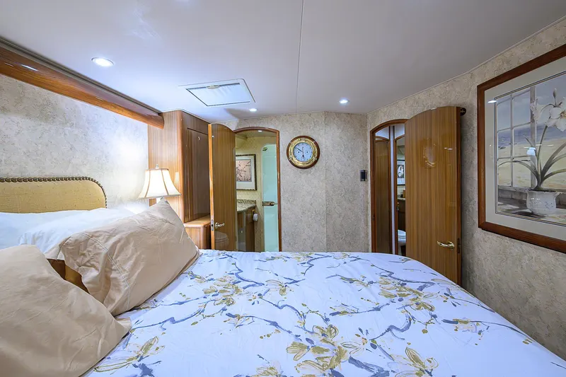 Never E Nuff Yacht Photos Pics 