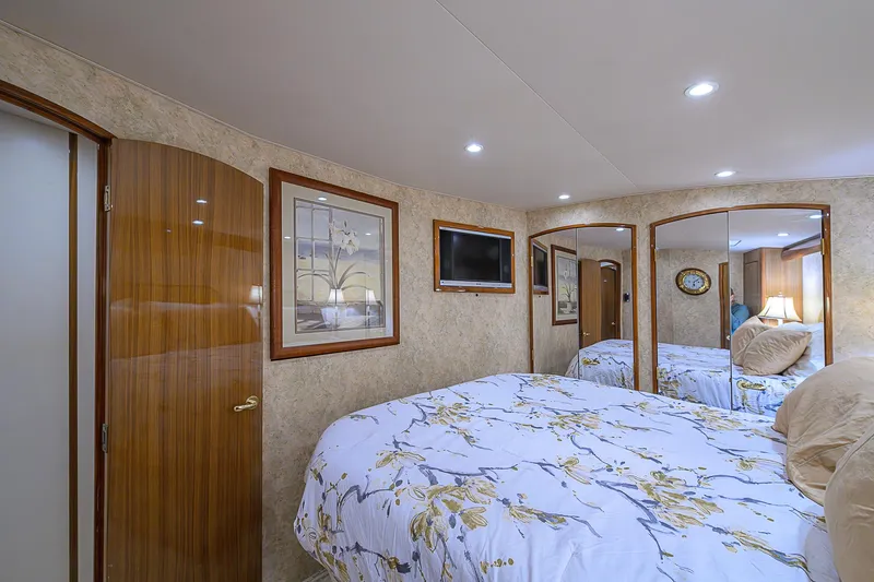 Never E Nuff Yacht Photos Pics 