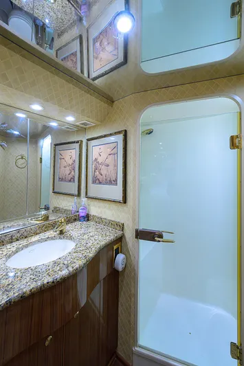 Never E Nuff Yacht Photos Pics 