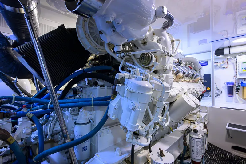 Never E Nuff Yacht Photos Pics 