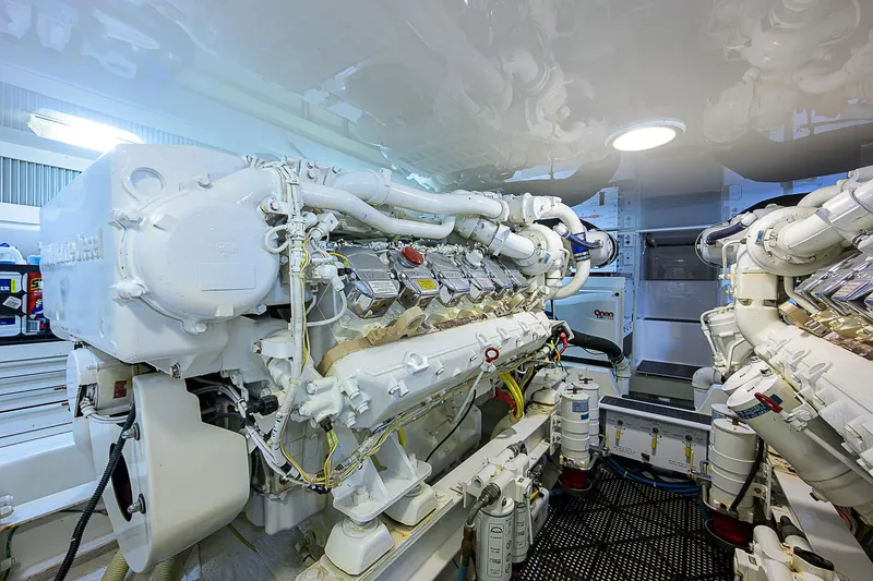 Never E Nuff Yacht Photos Pics 