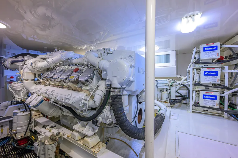 Never E Nuff Yacht Photos Pics 