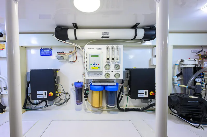 Never E Nuff Yacht Photos Pics 