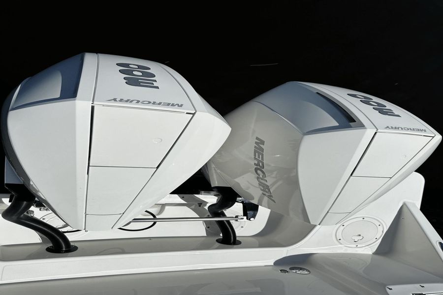 2021 Boston Whaler 280 Vantage