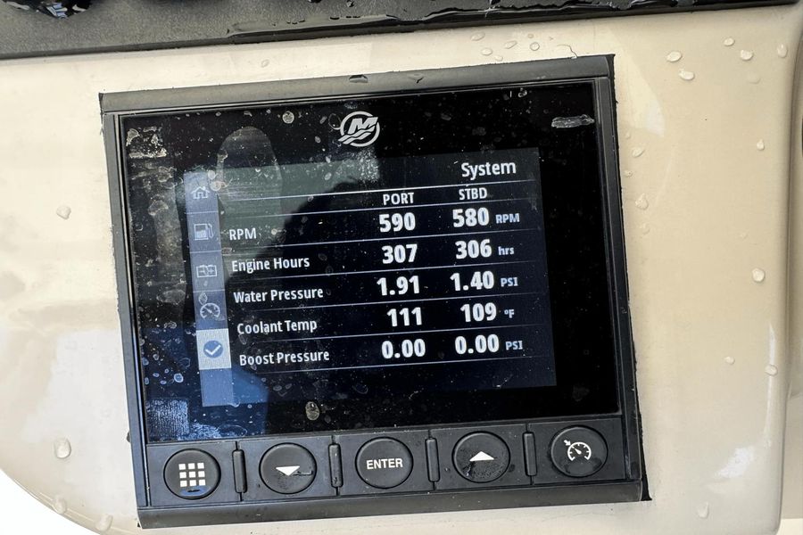 2021 Boston Whaler 280 Vantage