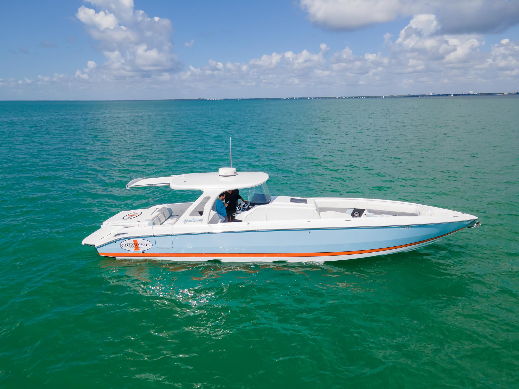 2019 Cigarette SD 41 Center Console for sale - YachtWorld