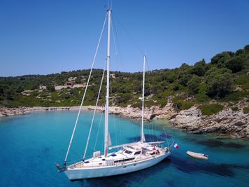2011 Amel 54
