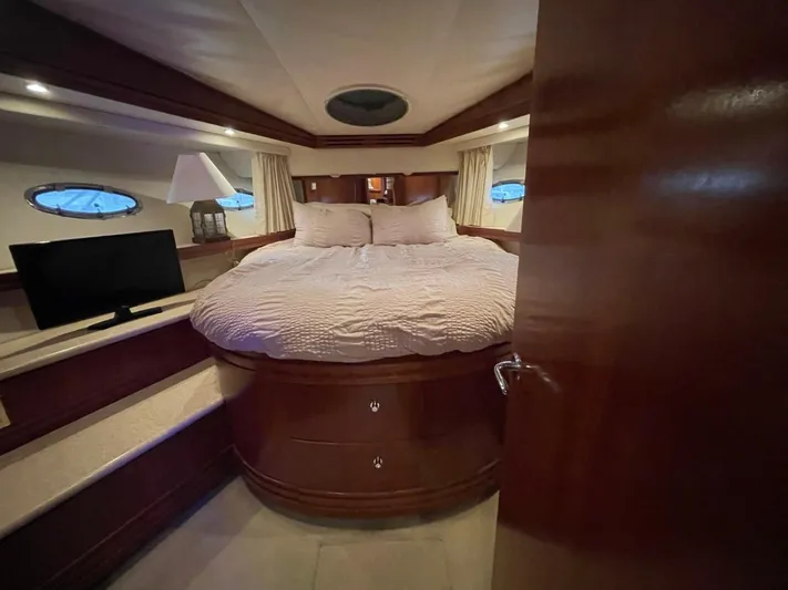 Relentless Yacht Photos Pics 