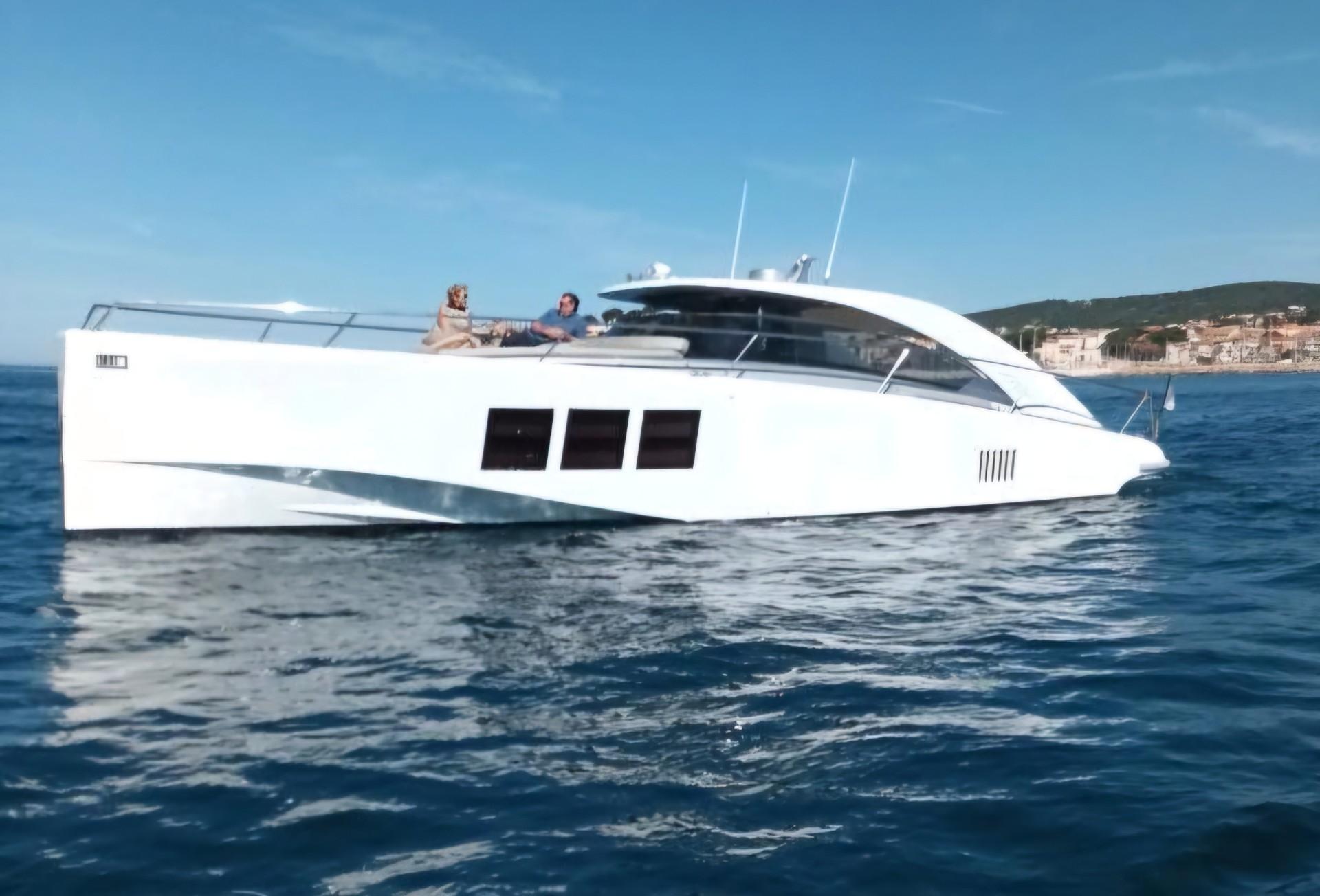 2011 UFO U119 Carbon