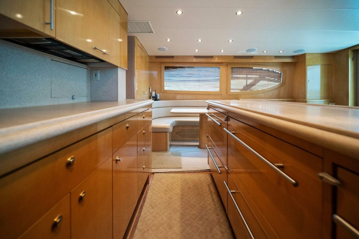 2003 Hatteras 54 