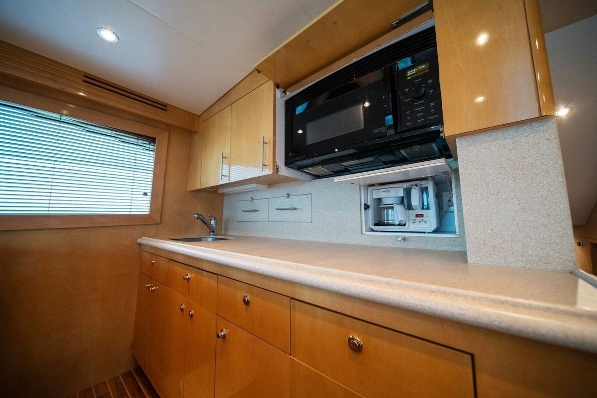 2003 Hatteras 54 