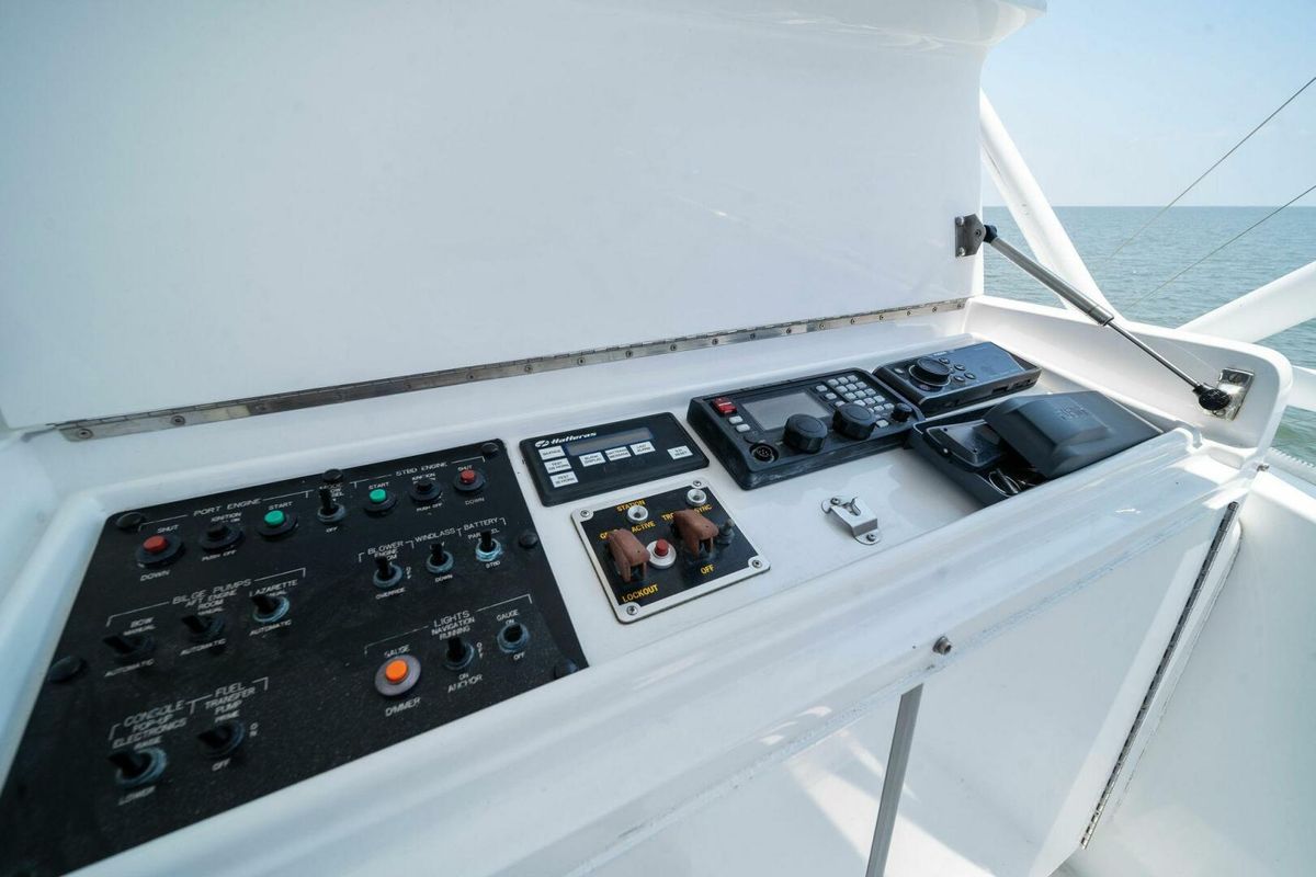 2003 Hatteras 54 