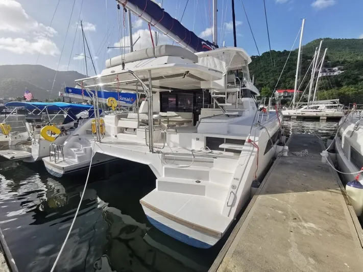 Natural Mystic III Yacht Photos Pics 