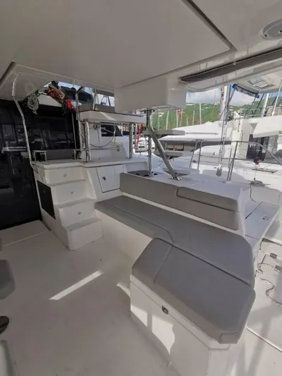 Natural Mystic III Yacht Photos Pics 