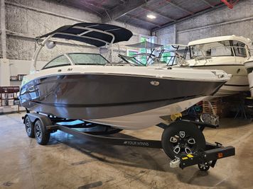 Four Winns HD3 Surf