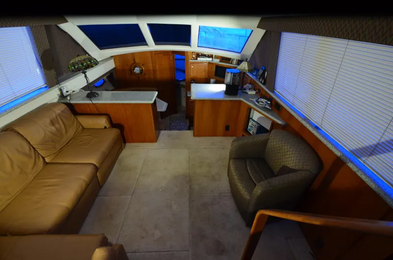 Radio Wave Yacht Photos Pics Full View Salon Forward