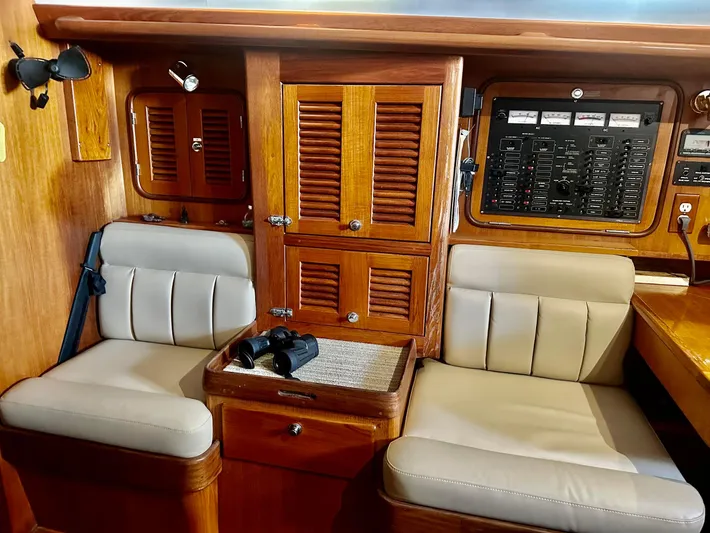 Joy Yacht Photos Pics Settee