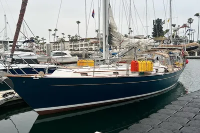 Passport Royal 43