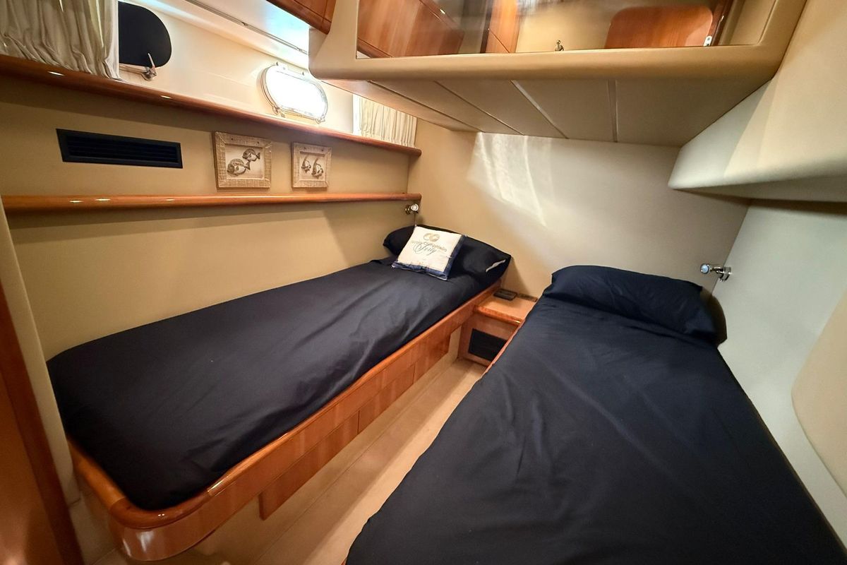 2003 Ferretti Yachts 53 