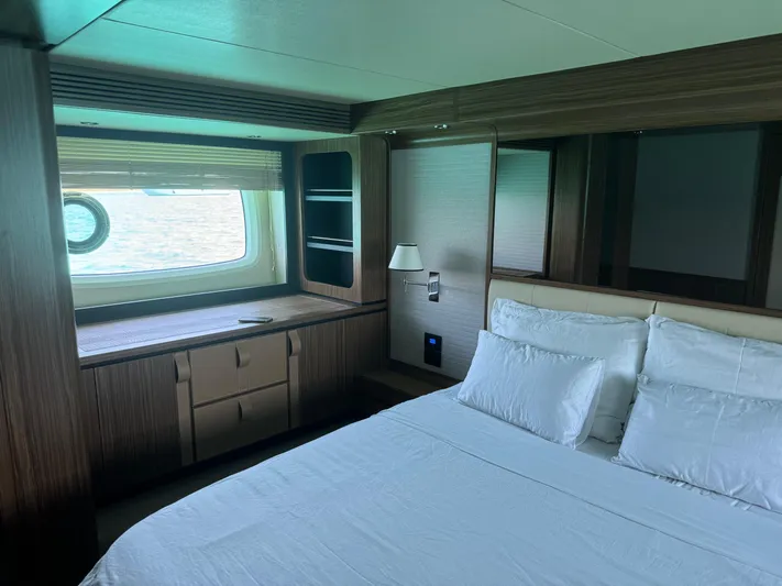  Yacht Photos Pics Azimut Magellano 66