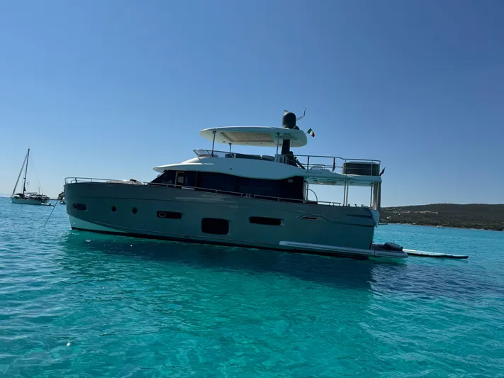  Yacht Photos Pics Azimut Magellano 66