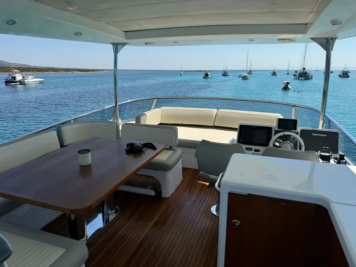  Yacht Photos Pics Azimut Magellano 66