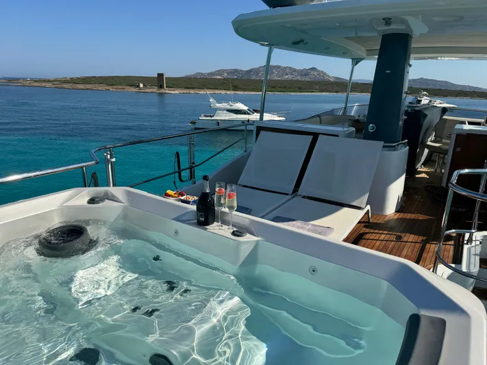  Yacht Photos Pics Azimut Magellano 66