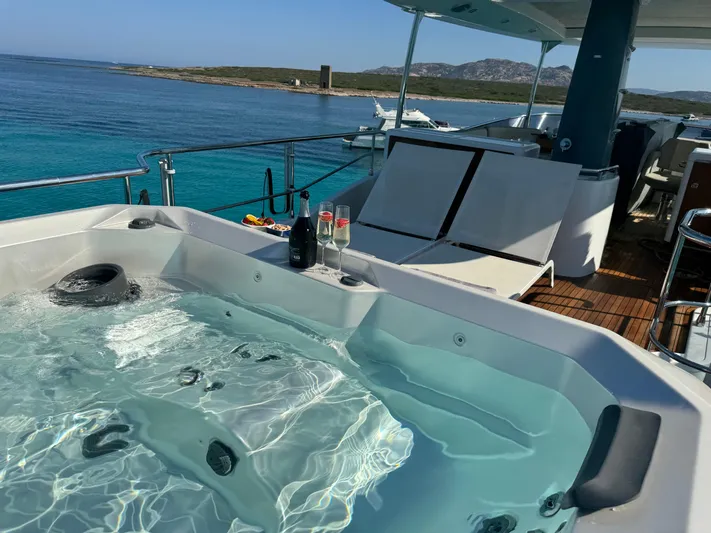  Yacht Photos Pics Azimut Magellano 66