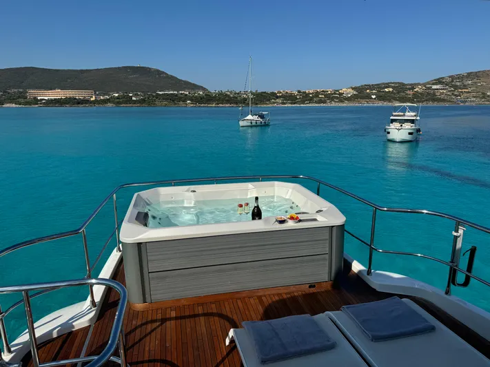  Yacht Photos Pics Azimut Magellano 66