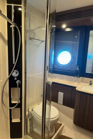  Yacht Photos Pics Azimut Magellano 66