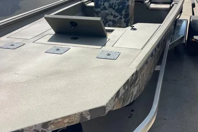 Thor 1900 Lake Hammer CenterConsole