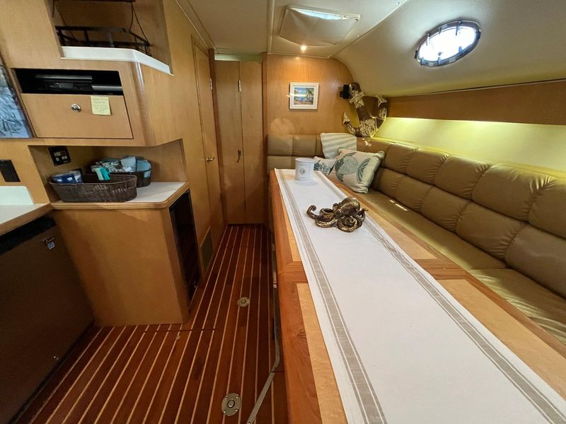 1999 Tiara Yachts 4000 Express