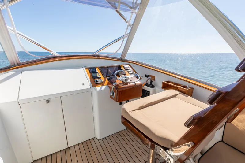 Wood Yacht Photos Pics 2014 Release 34 Walkaround- Helm 4
