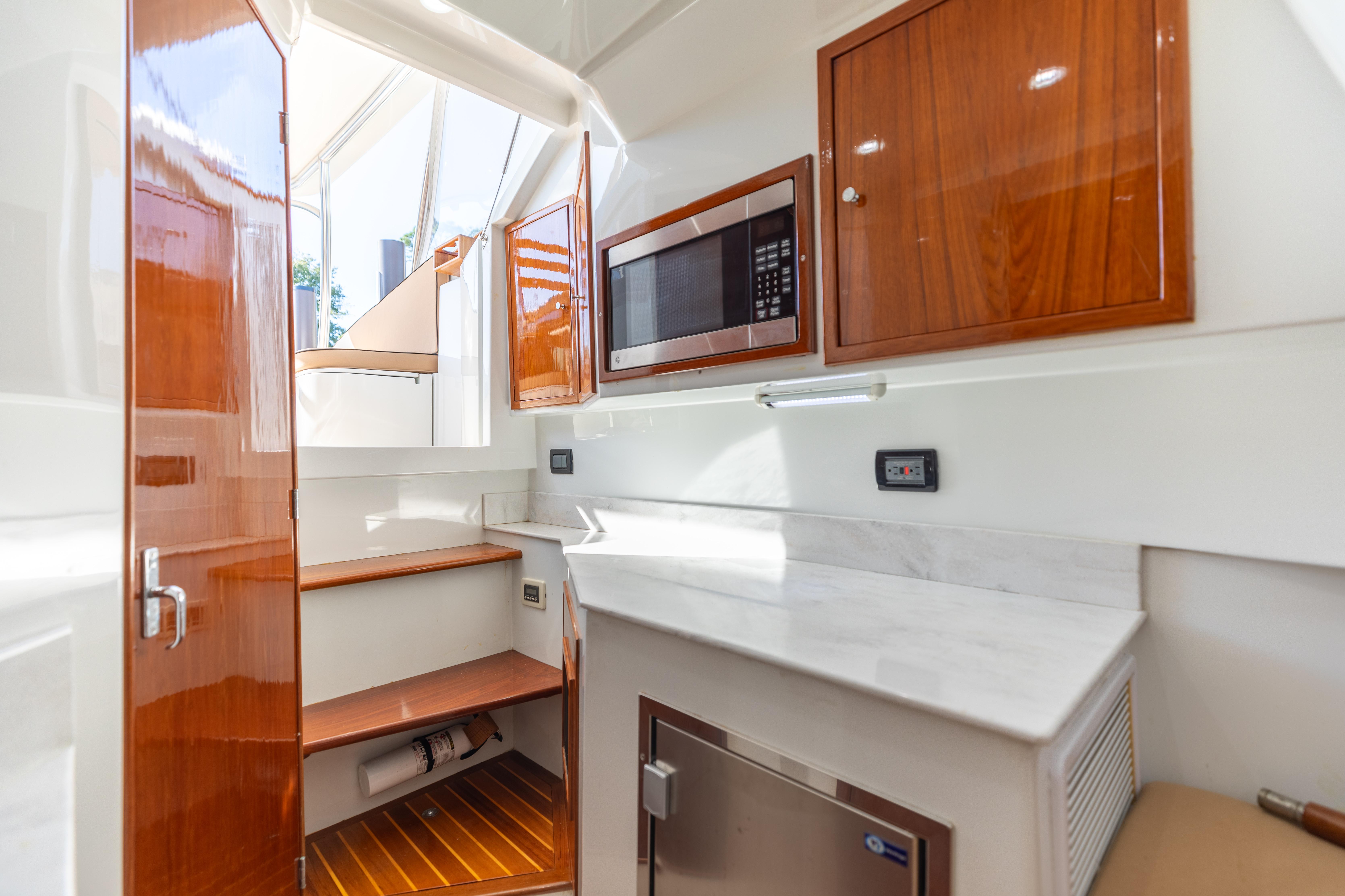 2014 Release 34 Walkaround-Galley