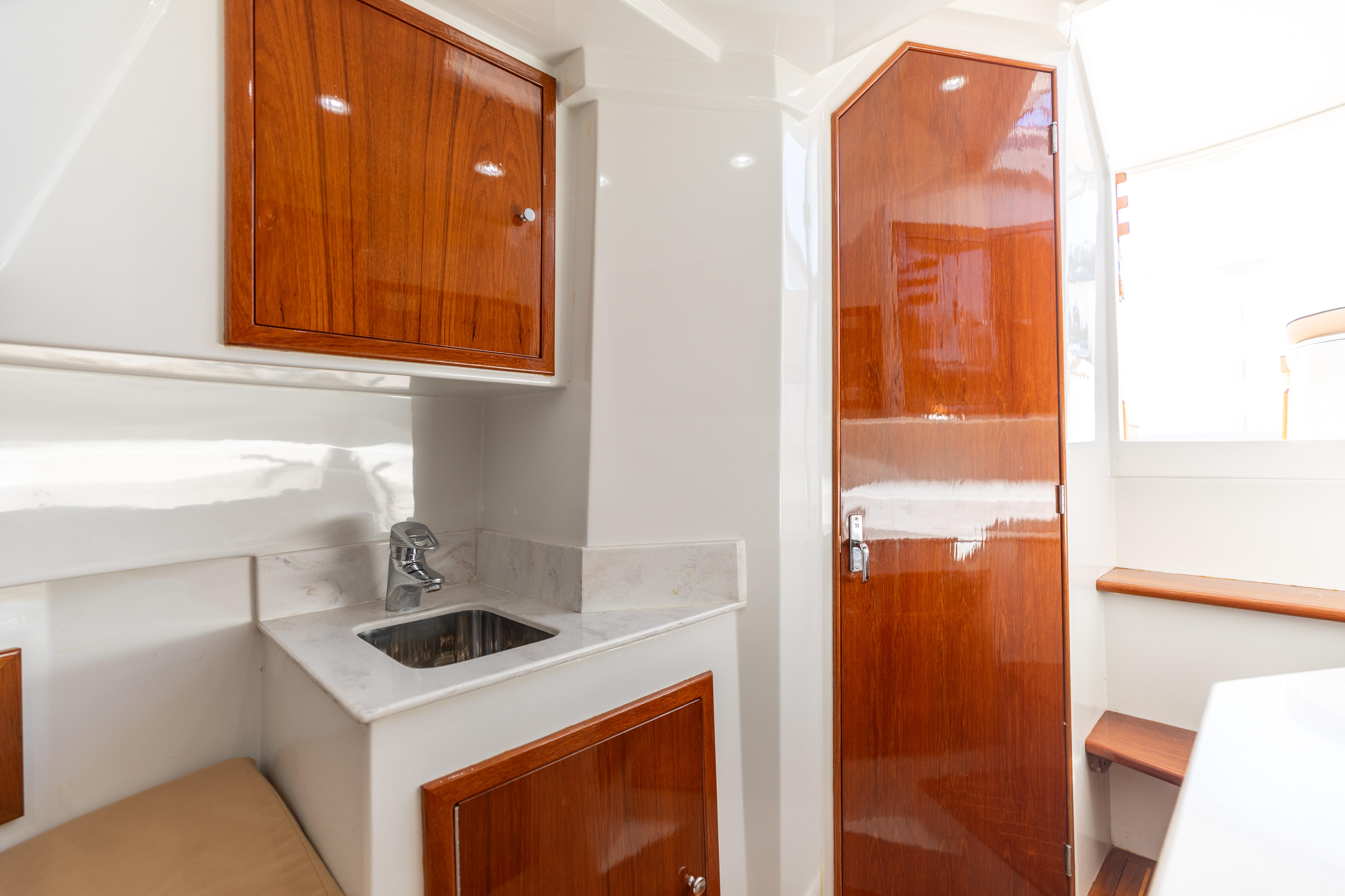 2014 Release 34 Walkaround- Galley 2