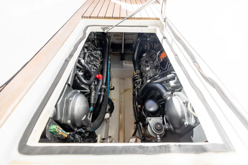 Wood Yacht Photos Pics 2014 Release 34 Walkaround- Engine