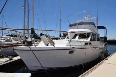 Uniflite 42 Double Cabin