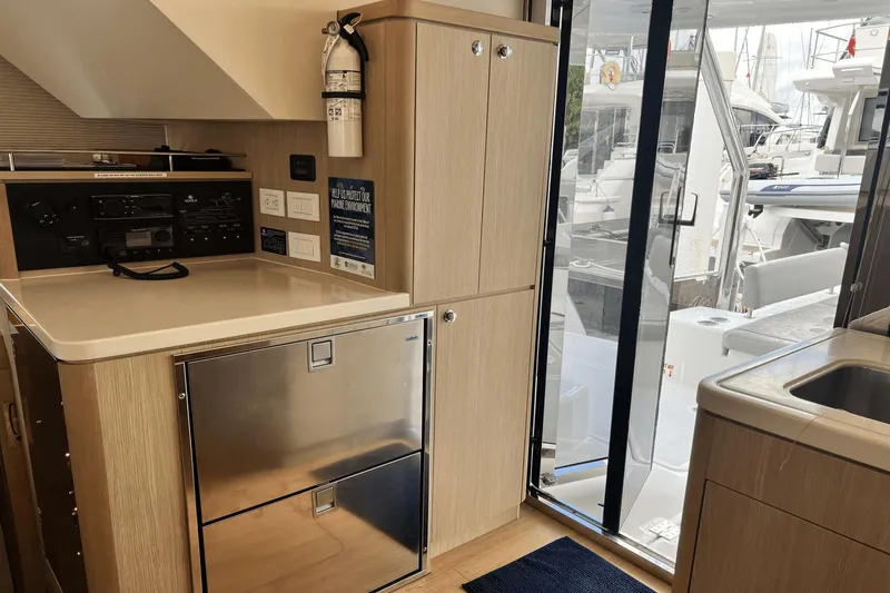 Life Settling Yacht Photos Pics 