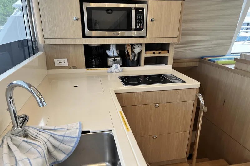 Life Settling Yacht Photos Pics 