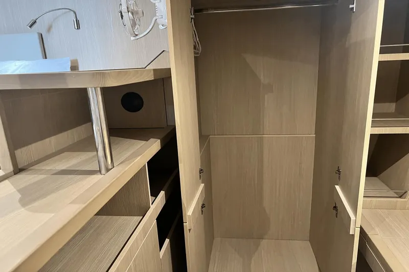 Life Settling Yacht Photos Pics 