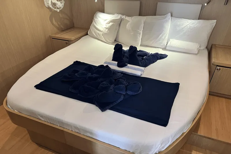 Life Settling Yacht Photos Pics 