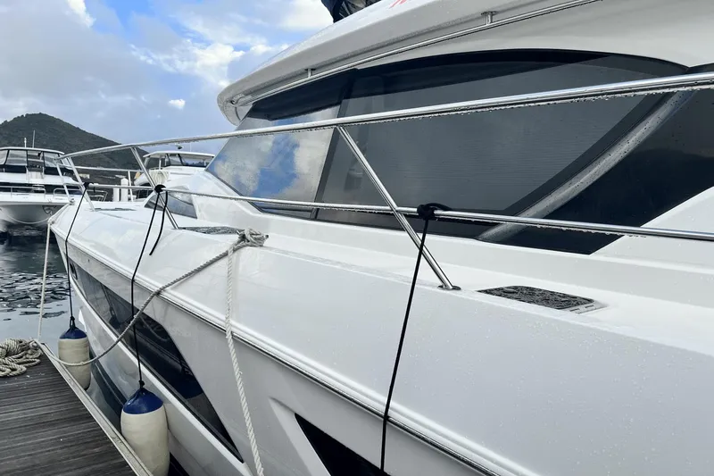 Life Settling Yacht Photos Pics 