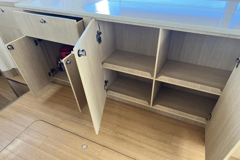 Life Settling Yacht Photos Pics 