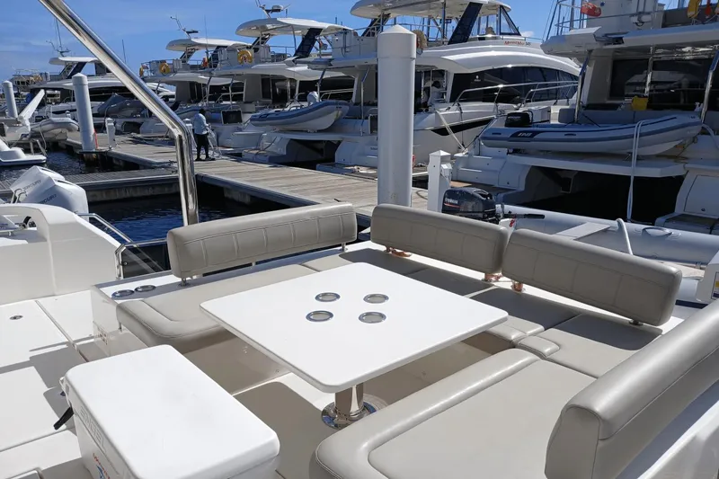 Life Settling Yacht Photos Pics 