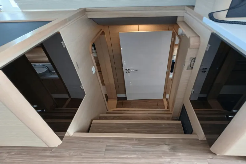 Life Settling Yacht Photos Pics 