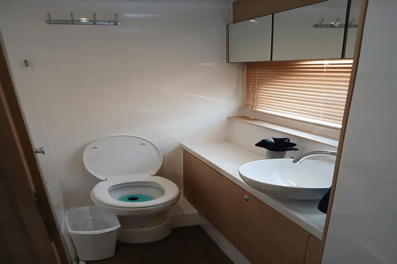 Life Settling Yacht Photos Pics 