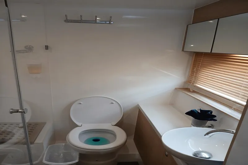 Life Settling Yacht Photos Pics 